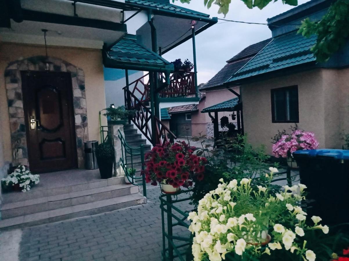 Casa Vinco Vici Hotel Turda Eksteriør billede